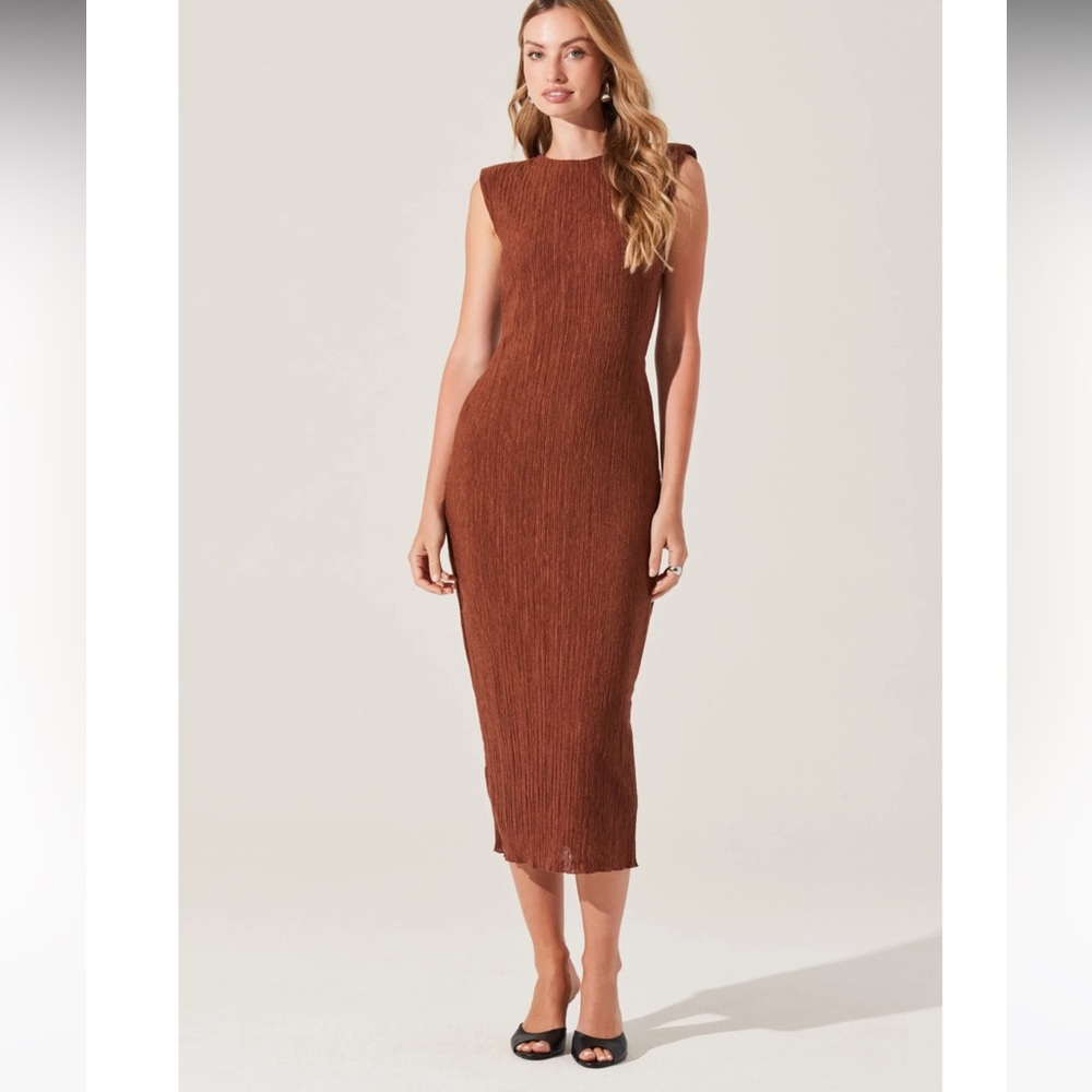 Astr The Label Rust Midi Dress - Picture 3 of 4